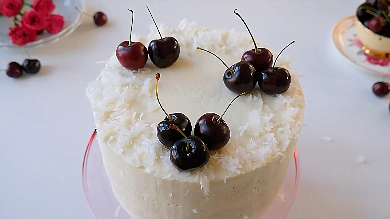 Торт с вишней и кокосом